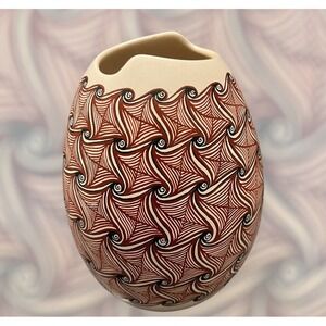 Mata Ortiz Pottery Jar Olla Vase Aide Gonzalez Red Black Labryinth Op-Art Mexico